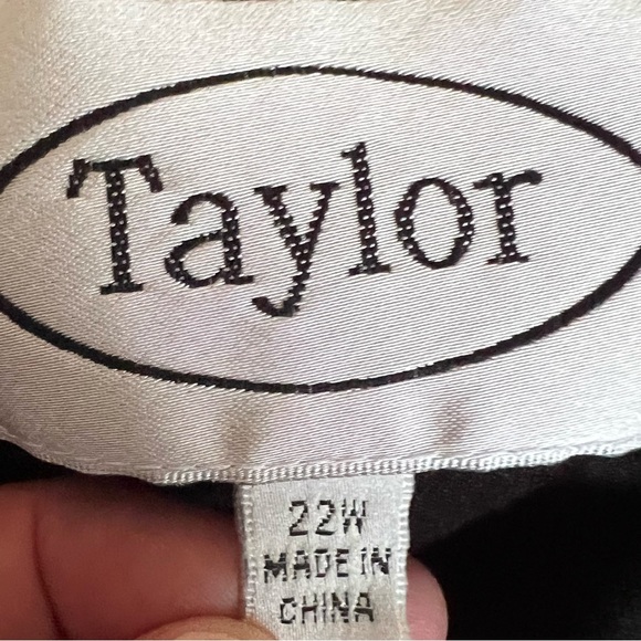 Taylor Sleeveless V Neck Twisted Waist Dress Plus Size 22W Black White - Picture 14 of 15